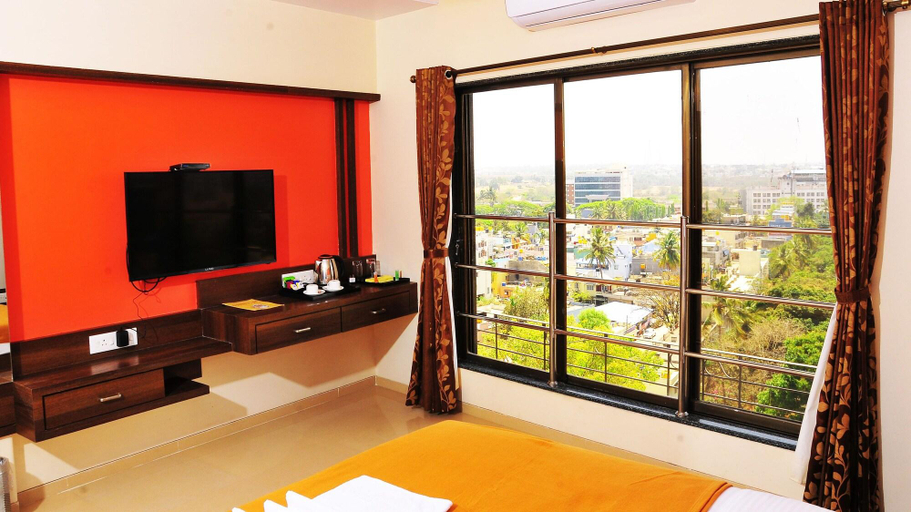 Others 5, Aakash Hotel, Hassan
