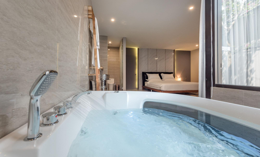 Bathroom 5, The Valen Resort, Lat Phrao