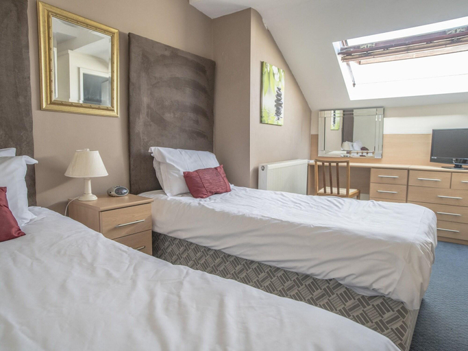 Bedroom 2, Baytrees Hotel, Sefton