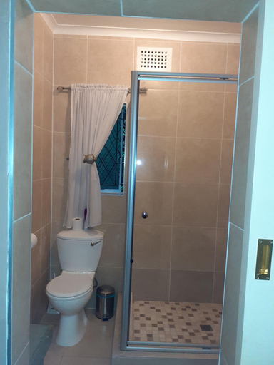Bathroom 4, A Garden Suite B&B, Umgungundlovu
