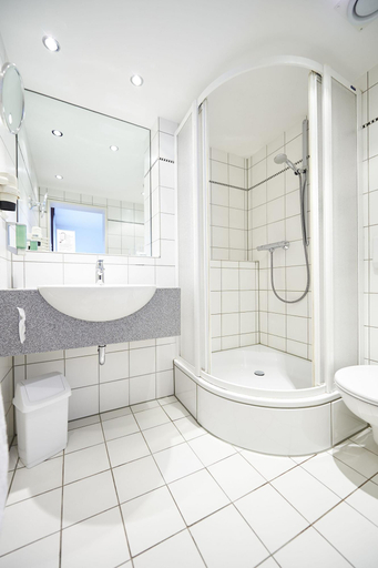 Bathroom 4, Maternushaus, Köln