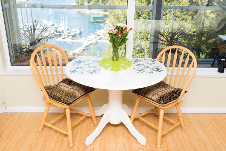 Public Area, Madeira Park Oceanview Suites, Sunshine Coast