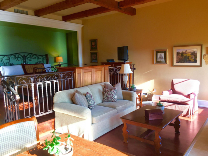 Bedroom 3, Calipaso Winery, San Luis Obispo