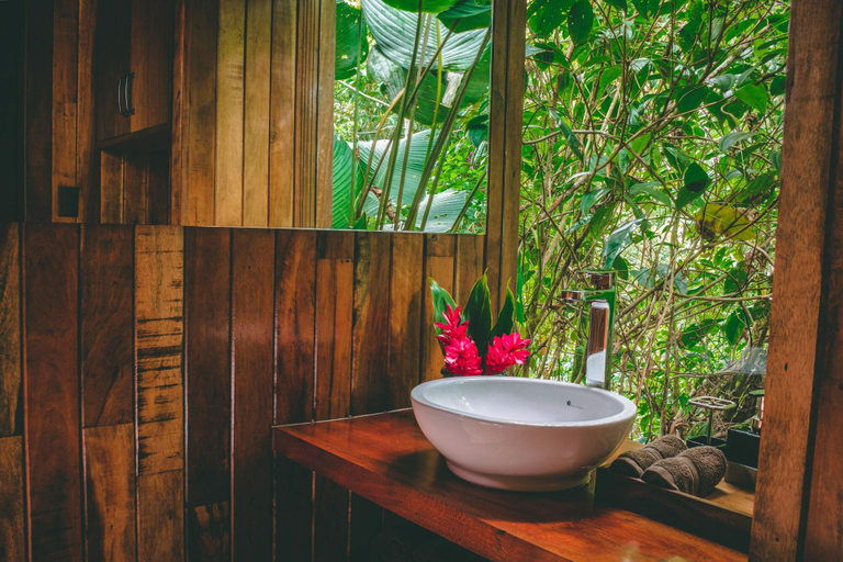 Bathroom 5, Ecolirios Boutique Hotel & Villas, Guácimo