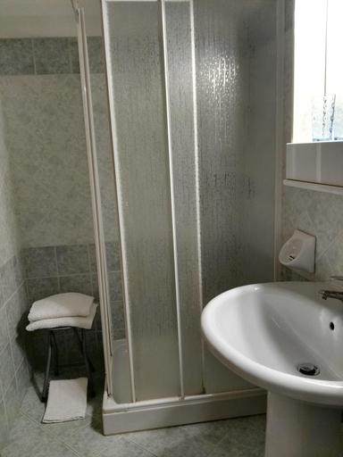 Bathroom 5, Cloris Guest House, Syracuse