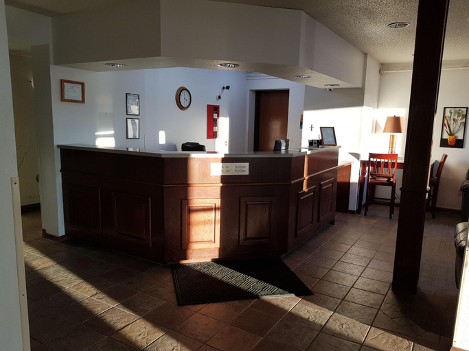 Public Area 2, Sky-Palace Inn & Suites Northfield, Rice