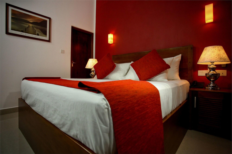 Bedroom 3, Hotel Travellers Nest, K.F.G. & G. Korale