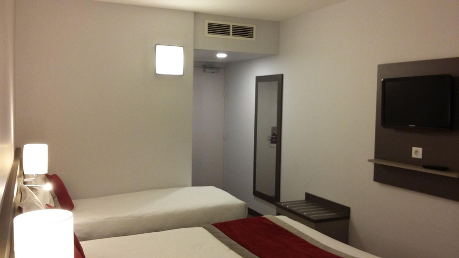 Bedroom 2, BRIT HOTEL CONFORT ROISSY SAINT-WITZ, Val-d'Oise