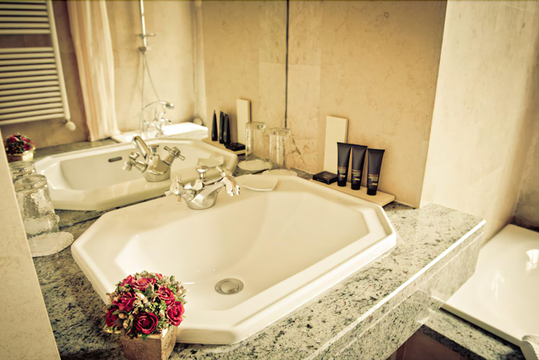 Bathroom 5, Hôtel d'Haussonville, Meurthe-et-Moselle