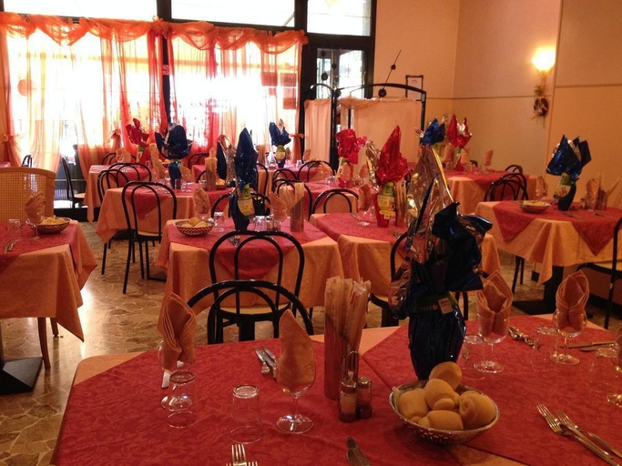 Food & Drinks 5, Hotel Glory, Savona