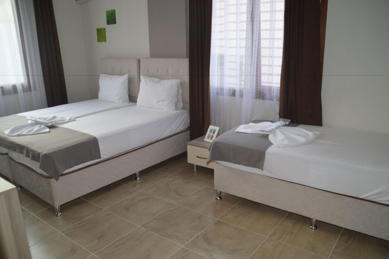 Bedroom 4, Hotel Hugo, Edremit