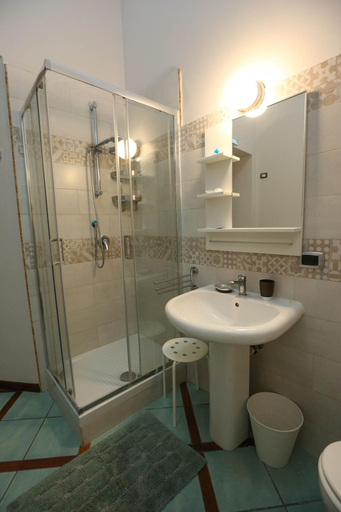 Bathroom 3, B&B Residenza MALATERRA, Napoli
