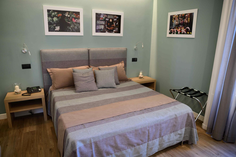 Bedroom 4, 50 Suite Guesthouse, Napoli