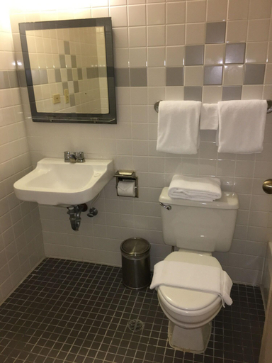 Bathroom 4, New Harmon Loop Hotel, Tumon