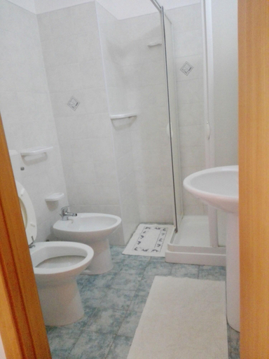 Bathroom 5, B&B Li Pusciai, Lecce