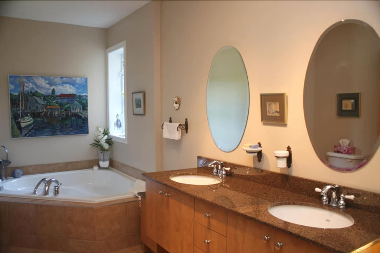 Bathroom 4, Complexe Le 60, Les Pays-d'en-Haut