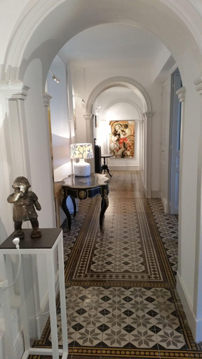 Public Area, Les Chapeliers, Var