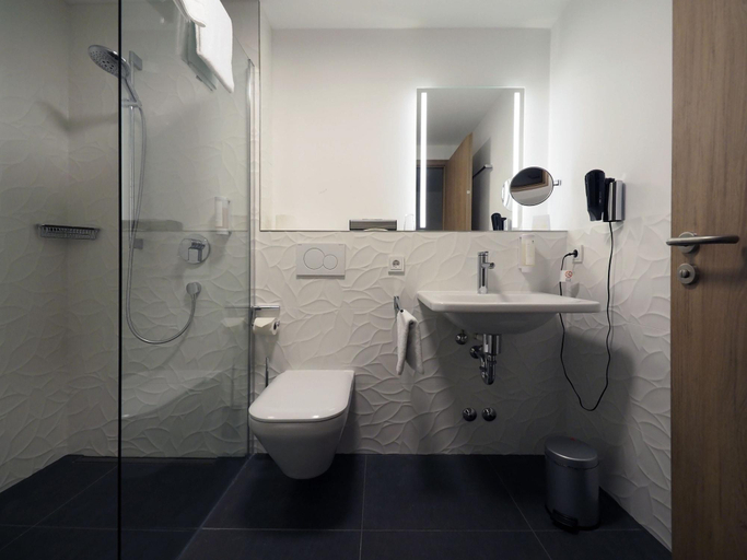 Bathroom 5, Hotel Reich an der Rems, Rems-Murr-Kreis