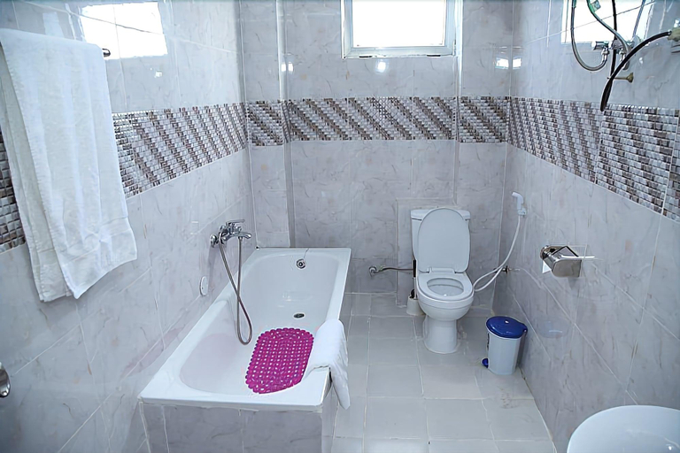 Bathroom 4, Presidential Hotel, Addis Abeba