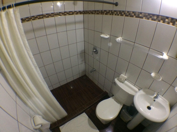 Bathroom 4, Rana Roja Lodge, Pococí