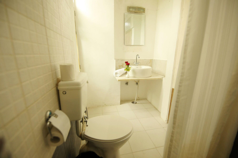Bathroom 4, The Shaharkot - By The Lake, Udaipur