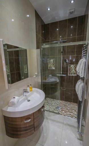 Bathroom 4, Tullyglass House Hotel, Mid and East Antrim