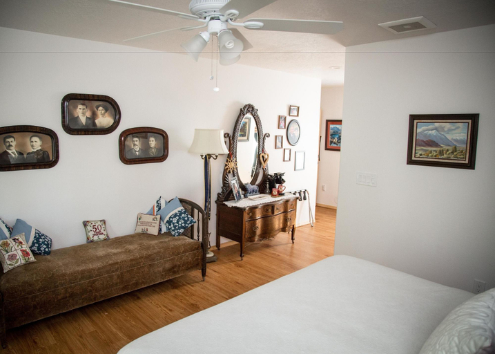 Bedroom 3, Red Horse Bed and Breakfast, Bernalillo