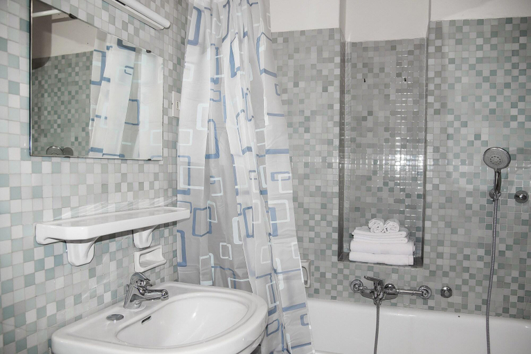 Bathroom 5, B&B Scrovegni, Padua