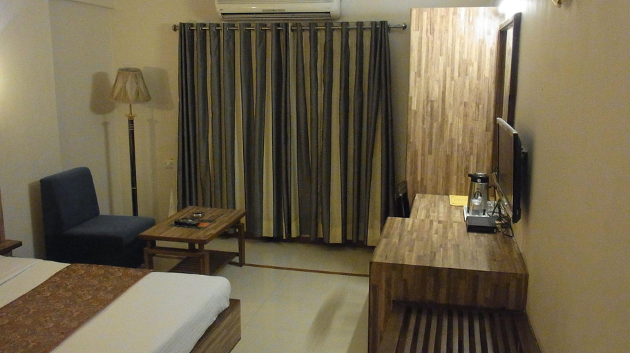 Bedroom 4, Hotel Eden, Ahmadabad