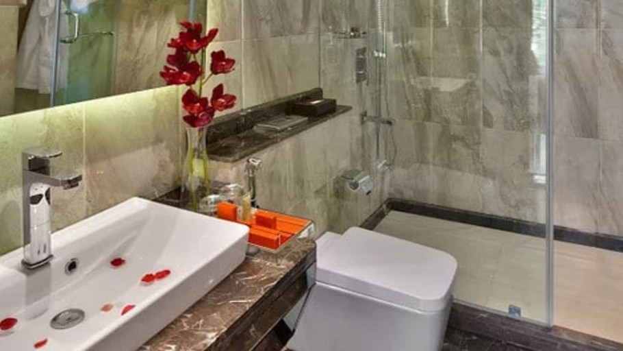 Bathroom 4, The Atara Near Golf Course Road, Gurgaon