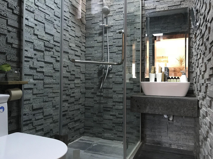 Bathroom 4, Kinmen redbrick houses across Hope, Xiamen
