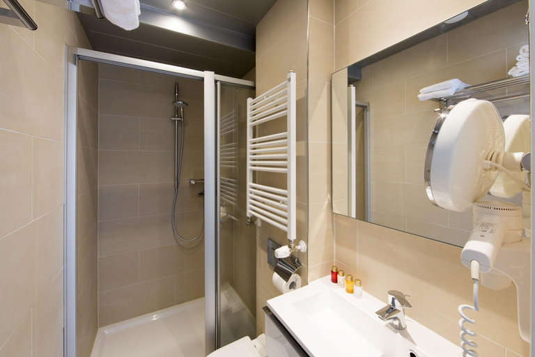 Bathroom 4, No. 377 House, Amsterdam