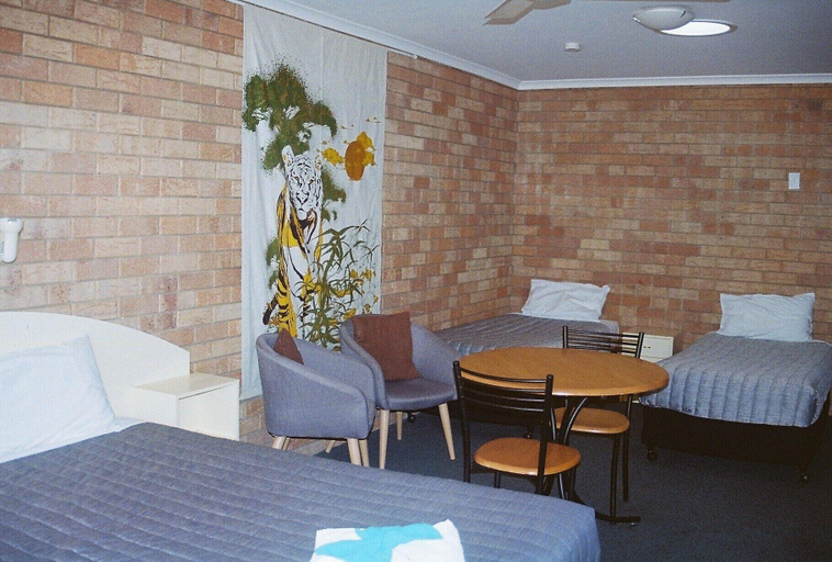 Public Area 2, Shady Rest Motel, Cooloola - Gympie only