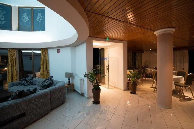 Public Area 2, Bella Rosa