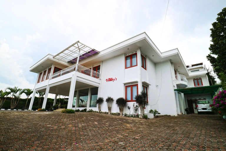 Exterior & Views 1, Hotel Villa Venetys by ZUZU, Bandung