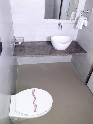 Bathroom 4, Hotel Ashray Inn Express, Ahmadabad