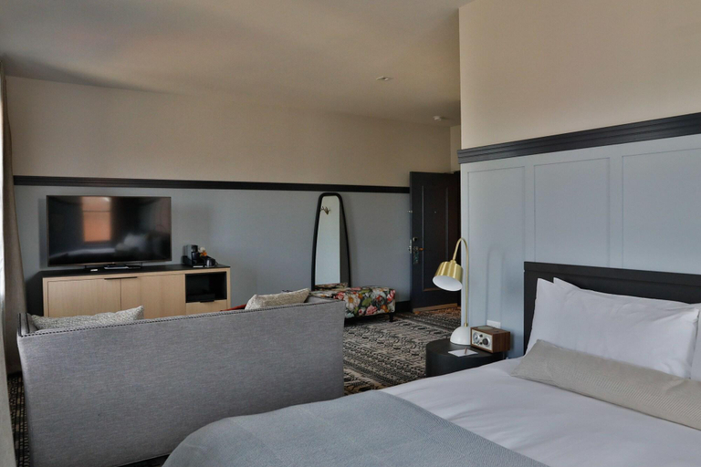 Bedroom 3, Lora, Washington