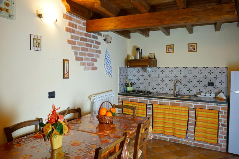 Others 5, B&B Abies, Palermo