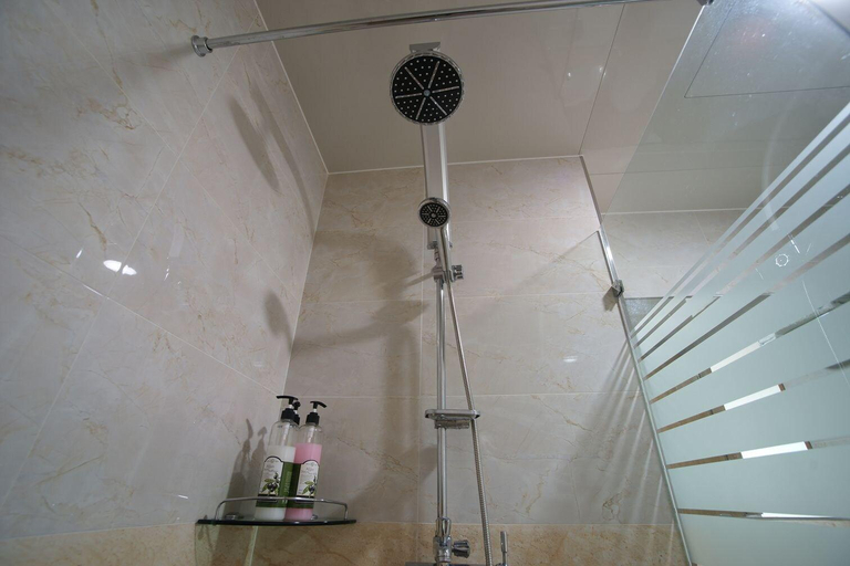 Bathroom 5, Momento Hotel - Hostel, Seogwipo