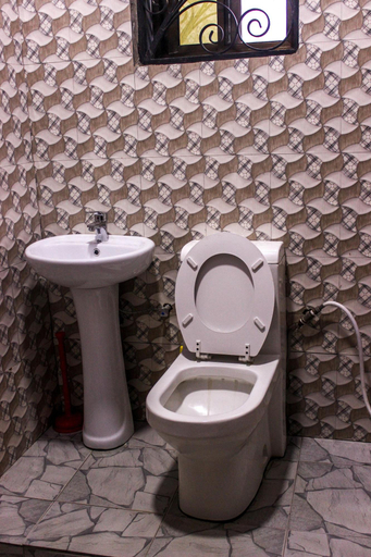 Bathroom 4, Savannah House - Hostel, Arusha Urban