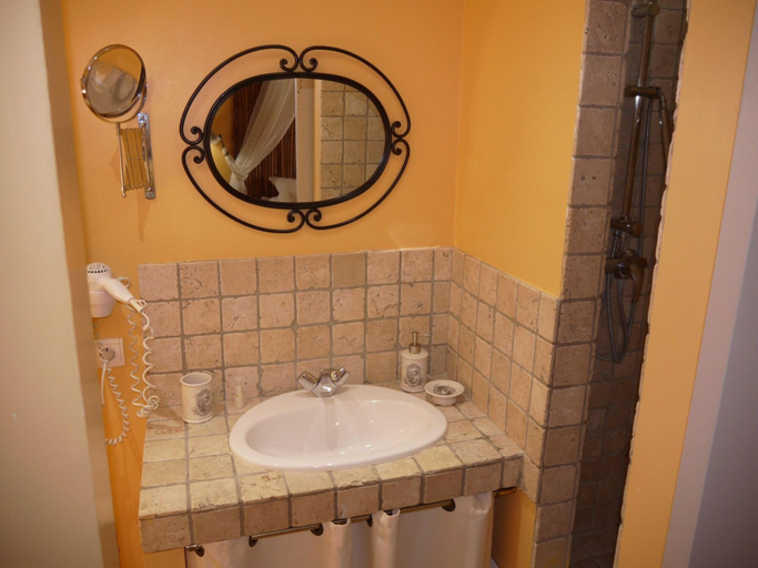 Bathroom, Le Mas Des Chutes, Bouches-du-Rhône