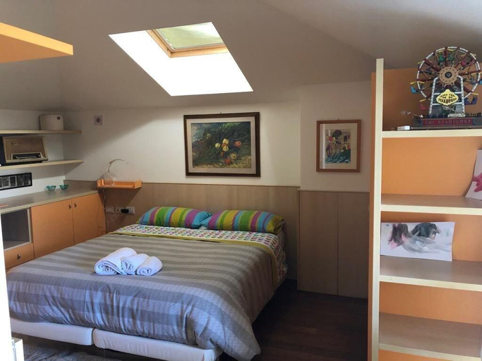 Bedroom 2, At 9, Milano