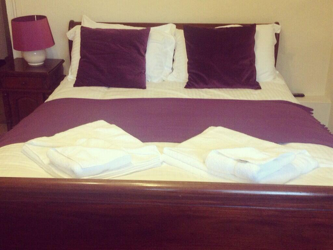 Bedroom 1, The Stonemasons Inn, West Sussex