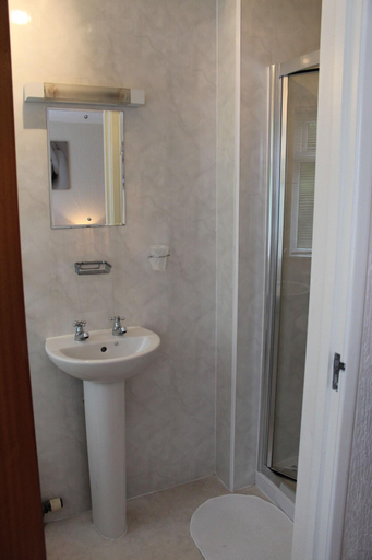 Bathroom 5, The Capri, Torbay