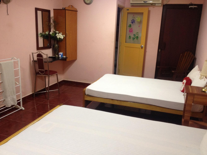 Bedroom 3, Sunshine Hotel & Hall, Trincomalee Town and Gravets