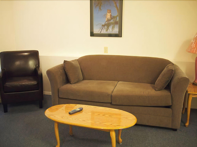 Public Area, Whale S Tail Guest Suites, Alberni-Clayoquot