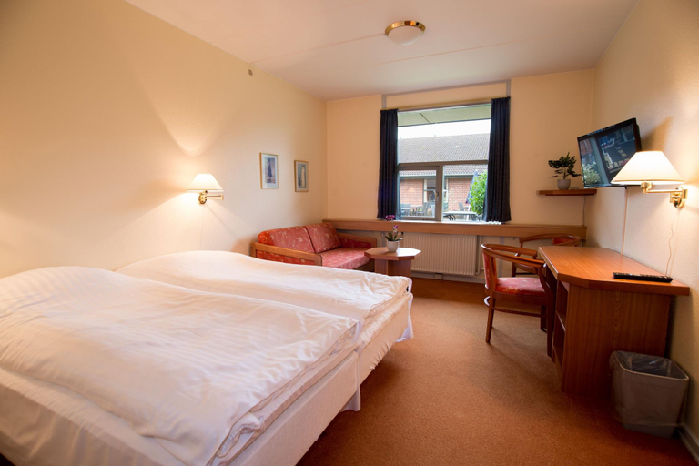 Bedroom 3, Hotel Lynggaarden, Herning