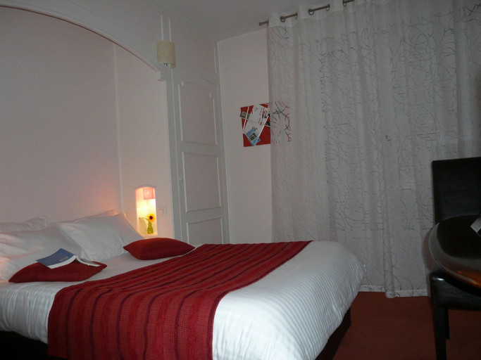 Bedroom 4, Hôtel du Croisé, Nord