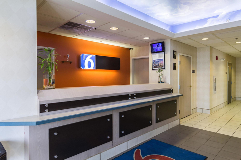 Public Area 2, Motel 6 Milan, OH - Sandusky, Erie