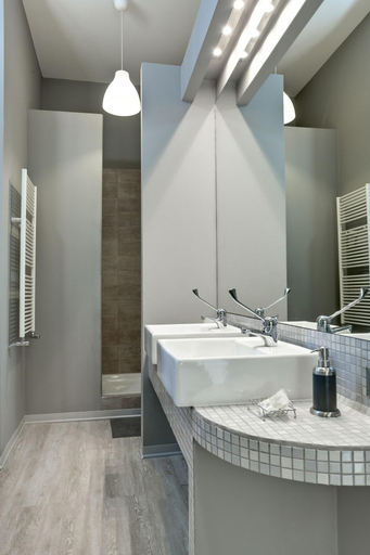 Bathroom 4, Amoroma Suite, Rome